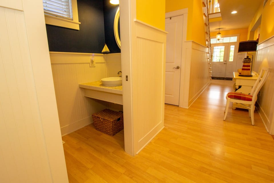Main Level | Powder Room