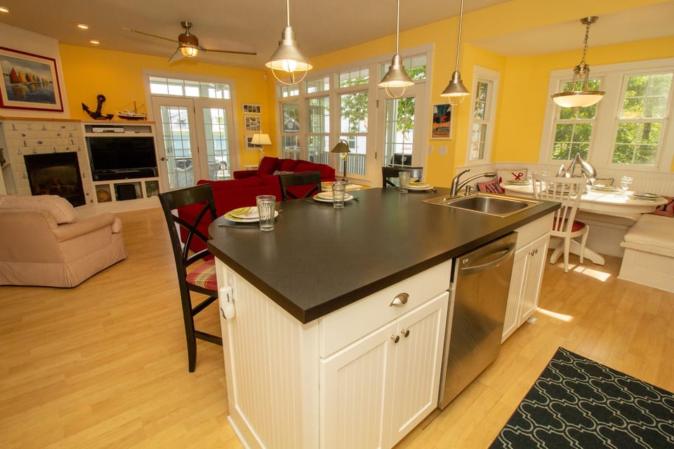 Main Level | Kitchen