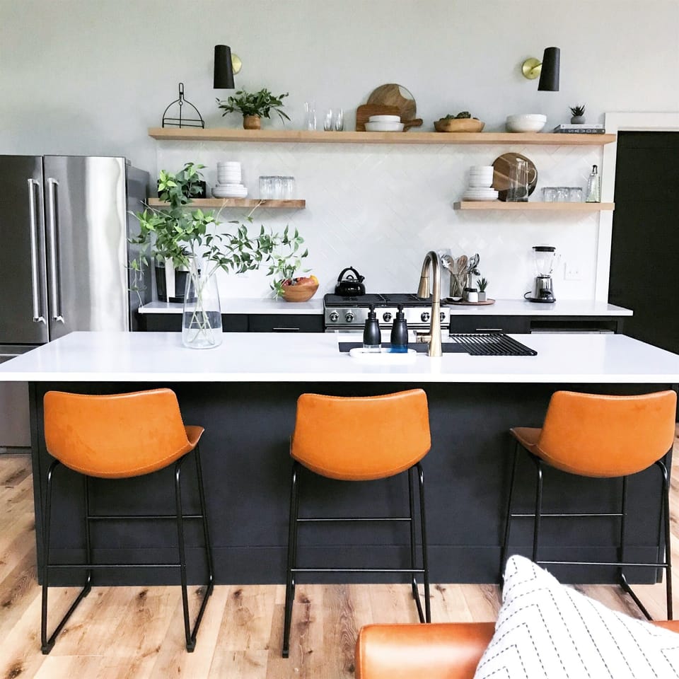 Kitchen Island w/ seating