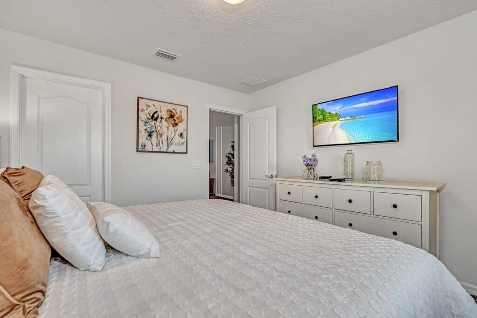 8911Zurich,WindsorAtWestside_39