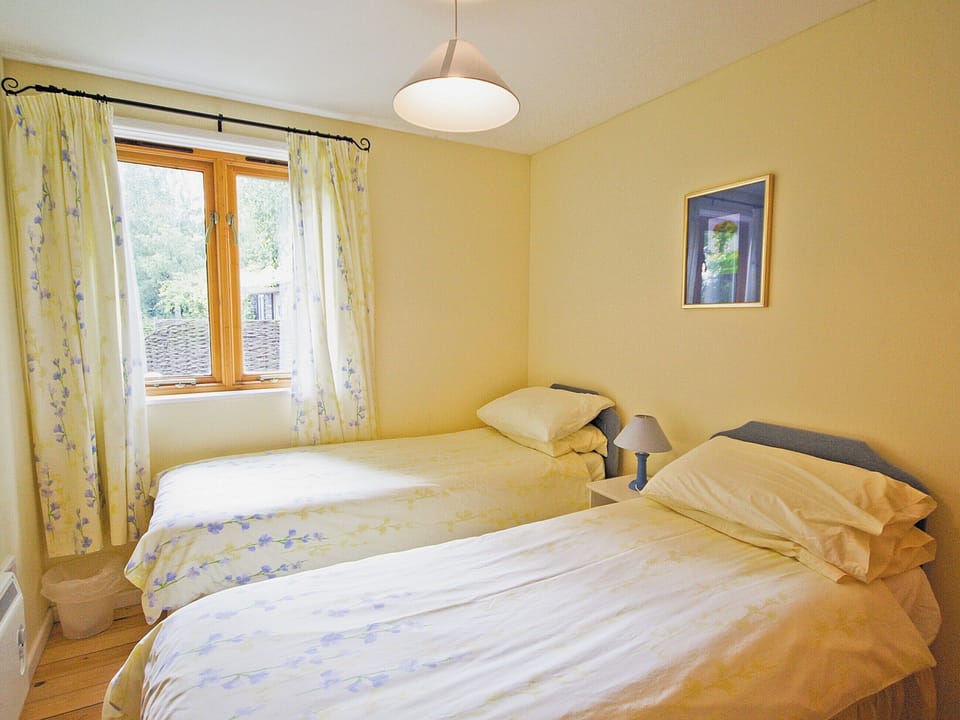 Twin bedroom | Briar Cottage, Brampton, nr. Southwold