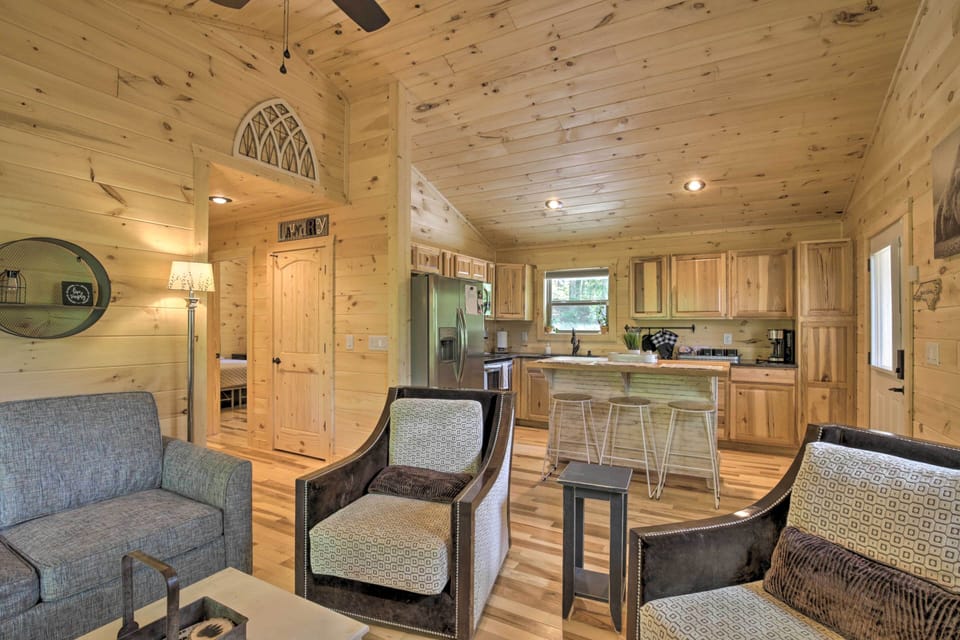 Living Room | Central A/C & Heat | Cable TV | Board Games