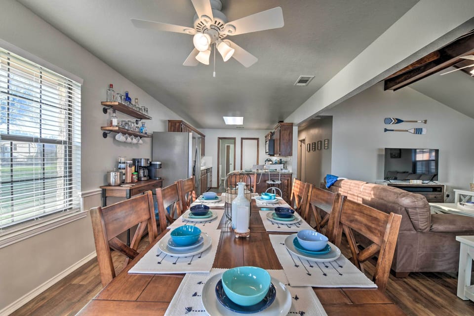 Dining Area | Dishware/Flatware