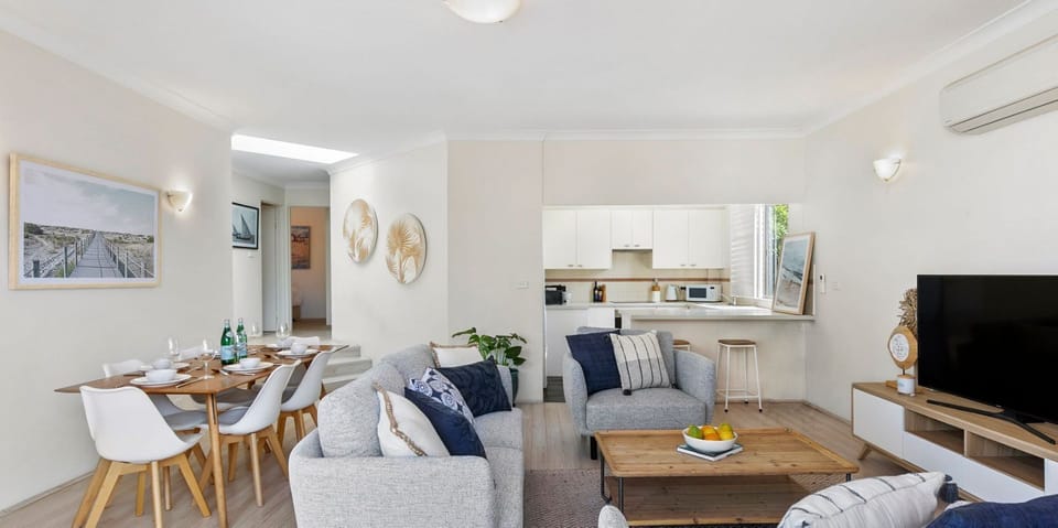 Open plan living & dining