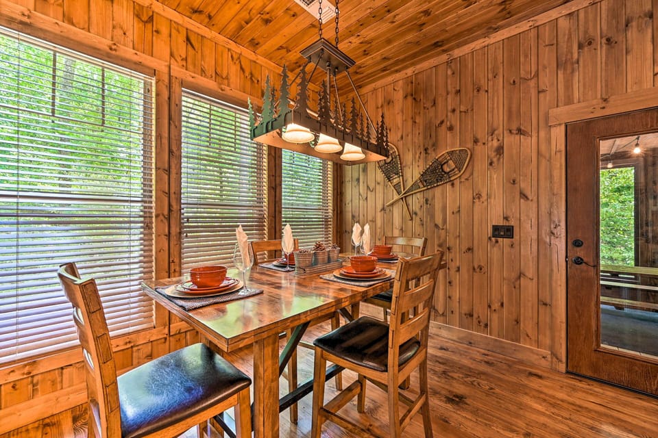 Dining Area | Dishware & Flatware