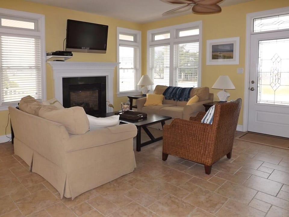 1st Floor Living Area