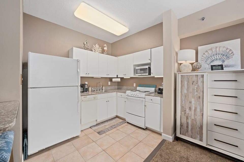 Full kitchen!
