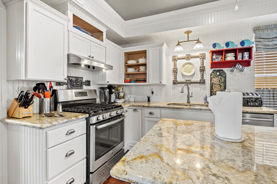 Large kitchen for meal prepping.