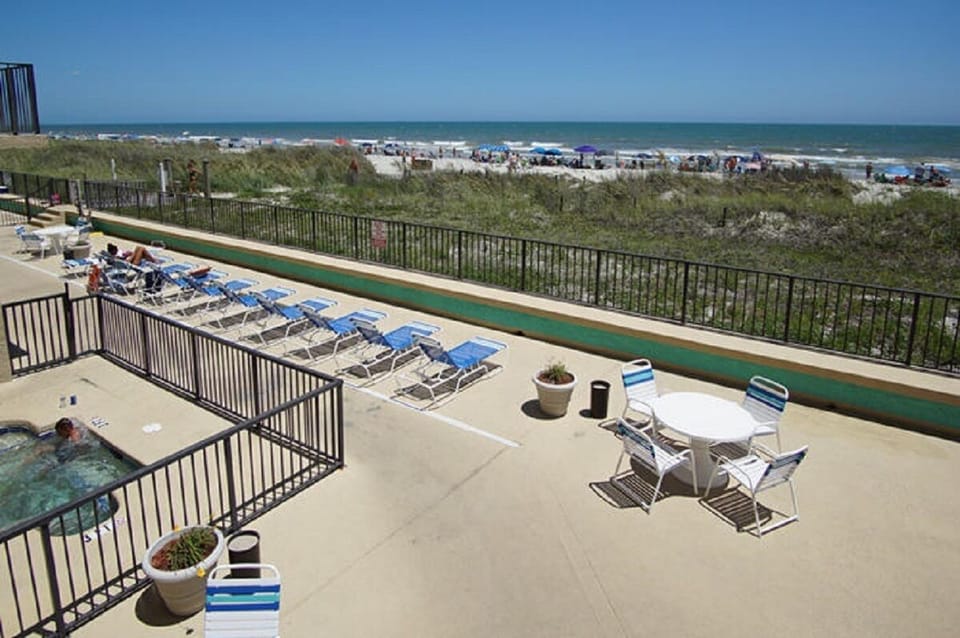 There's plenty of room for everyone on the spacious pool deck.