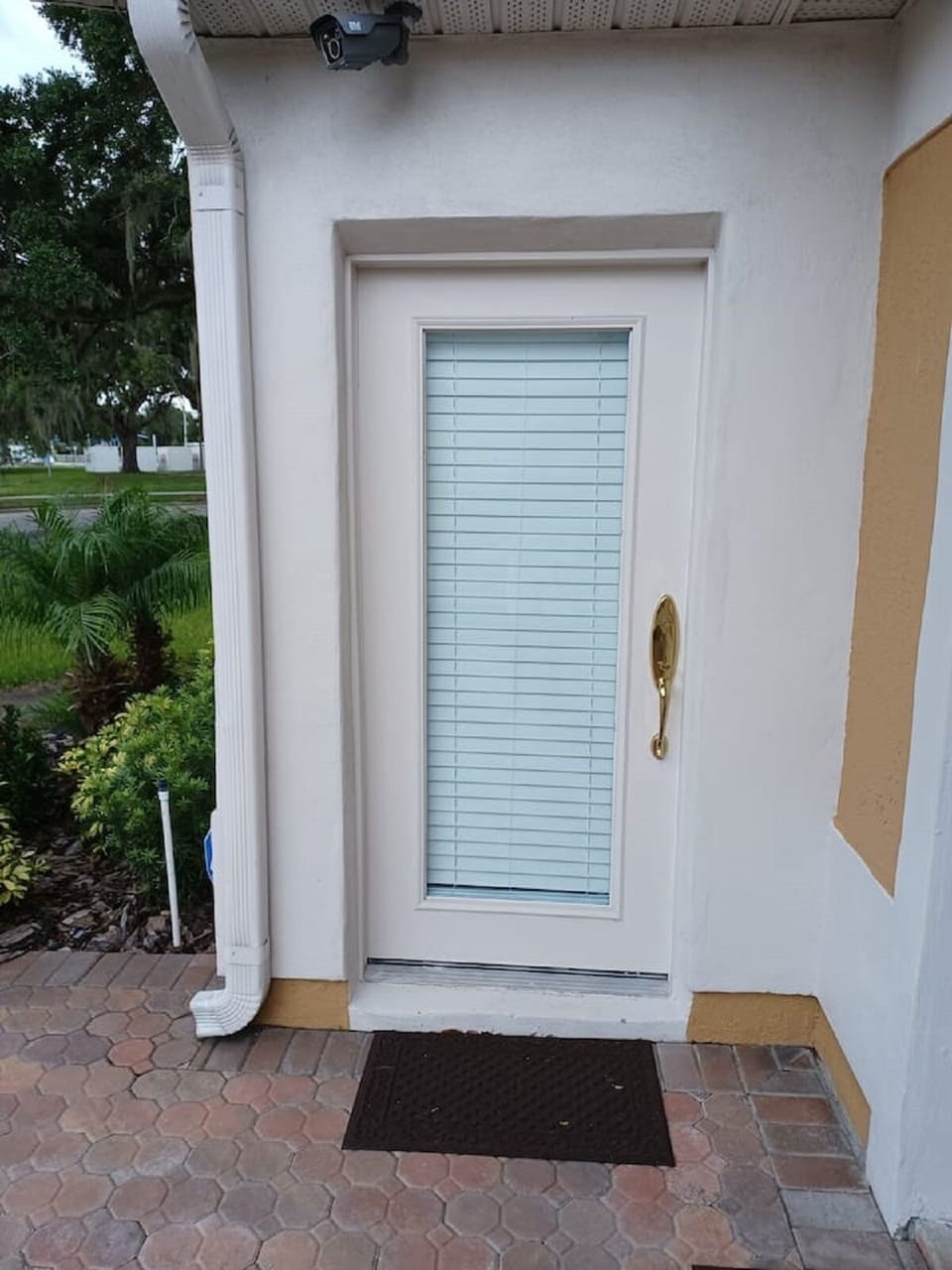Welcome home to your private entry,  nonsharing apartment.