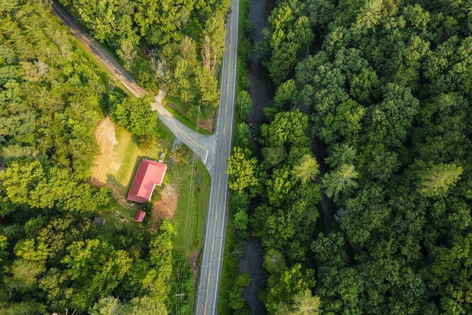Aerial View showing proximity to Chattahoochee River