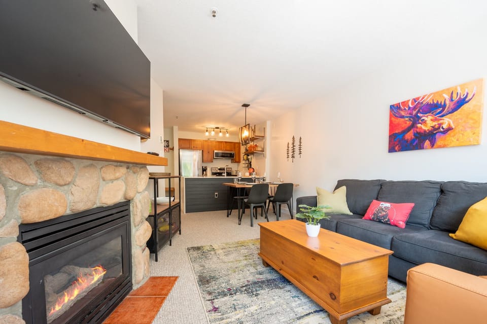 Dining/Living room - Thoughtful decorative touches make this home extra special.