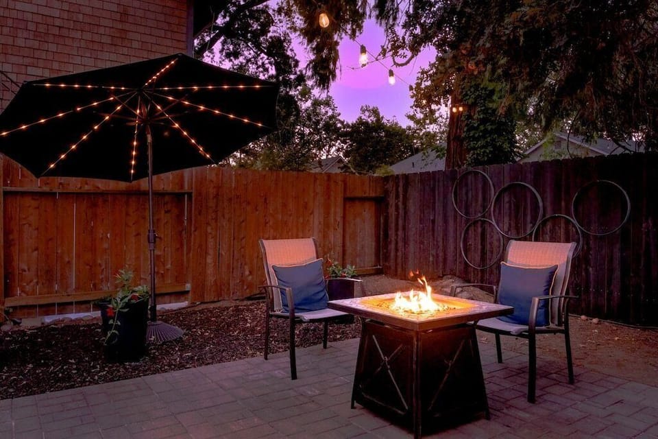 The yard of The Zin Retreat is designed for relaxation.
