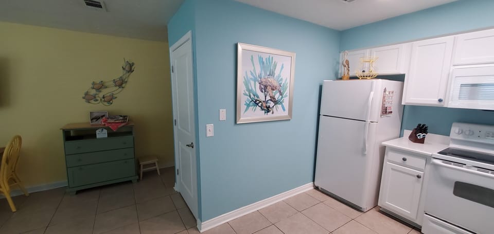 Kitchen pantry