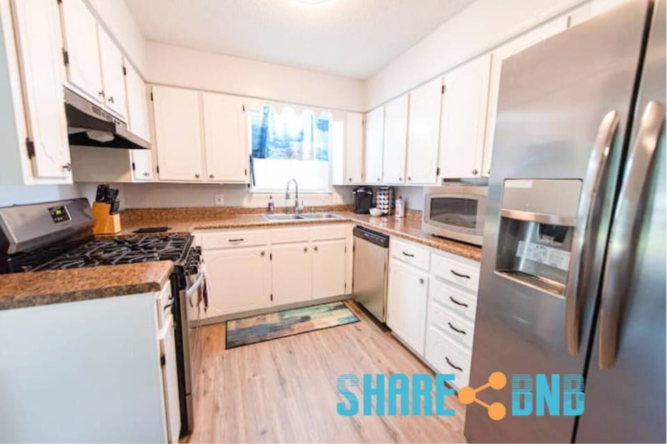 Prepare your favorite meals in the fully equipped kitchen.