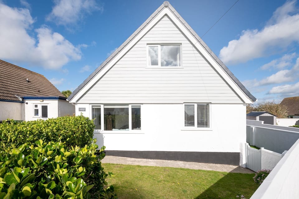 Spring Tide - Front external - Rhosneigr