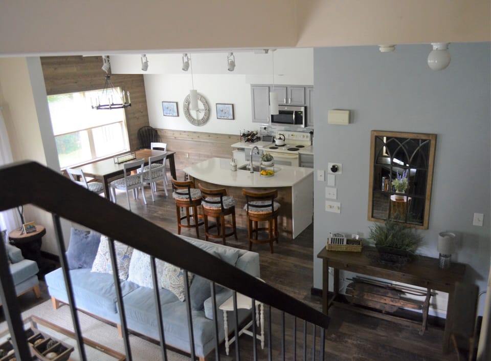 Perfect all-season space for family, friends, or remote work groups:)