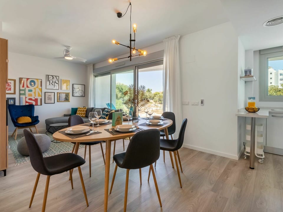 Table, Furniture, Property, Window, Chair, Wood, Lighting, Interior Design, Floor