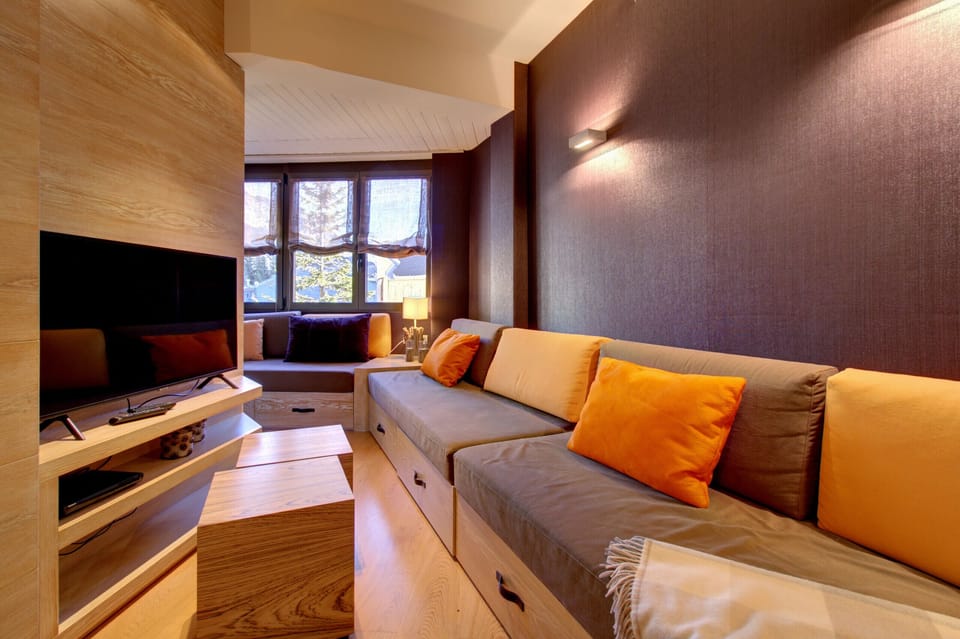 Camarote by Totiaran is Super chic 1 bedroom apt. 5p Baqueira centro