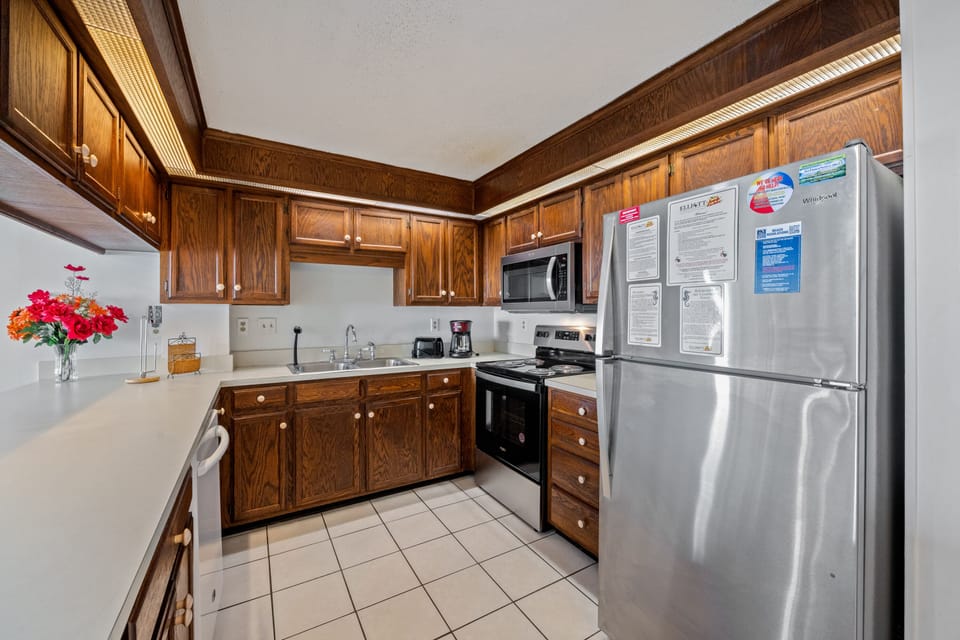 Test out your cooking skills in this fully stocked kitchen.