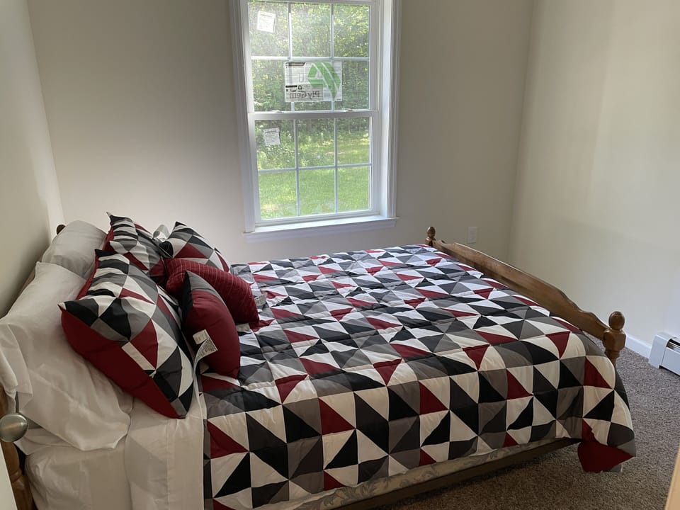 Small guest bedroom
