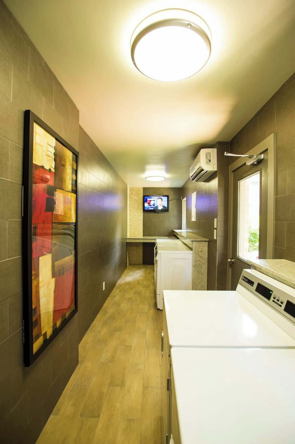 Hi Tech Free Laundry Room