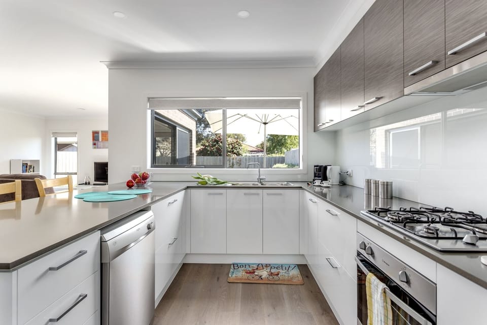 Breezy Kitchen 