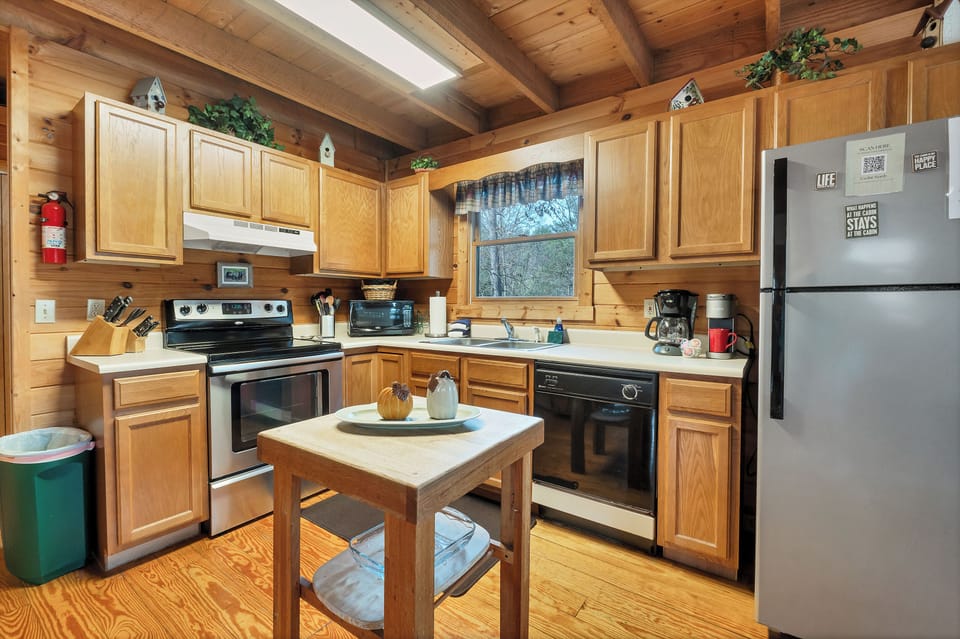 Both a grounds coffee maker and a pod coffee maker for your convenience.