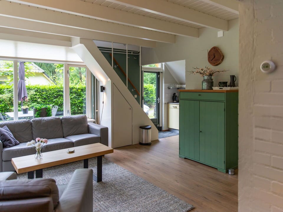 Property, Cabinetry, Furniture, Couch, Table, Wood, Comfort, Interior Design, Plant, Floor