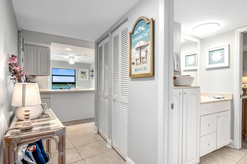 One step inside and you get a taste of not only the beautiful unit but the incredible outdoor scenery.