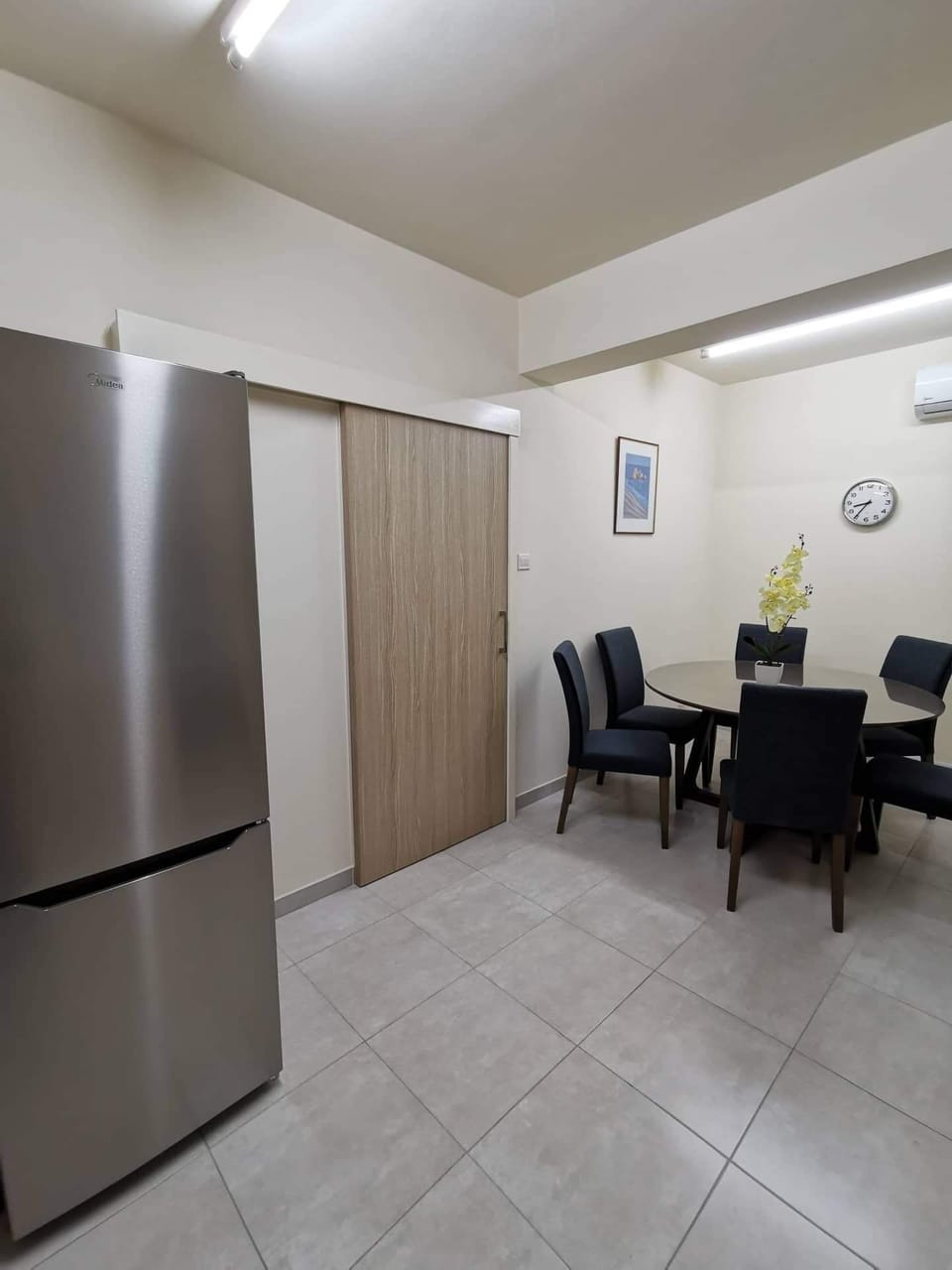 Kitchen Dining Area