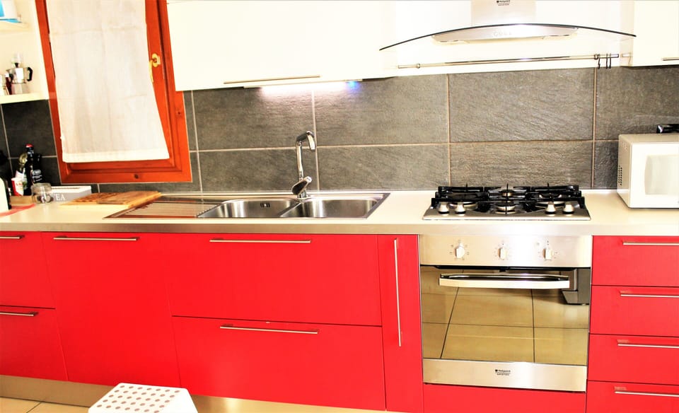 Fully equipped kitchen