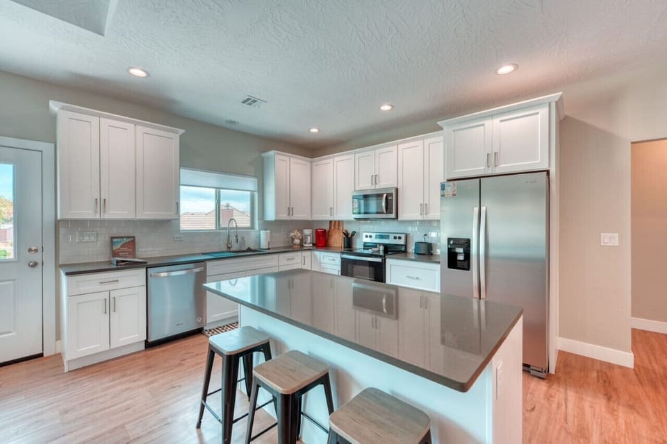 Spacious, open concept kitchen