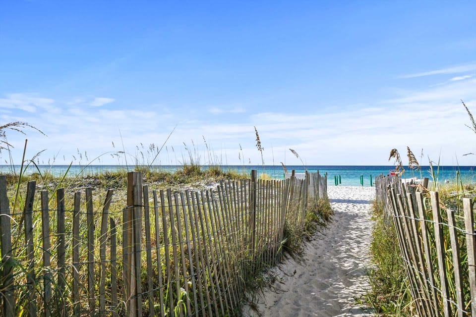 serene  private beach access for leeward key guest