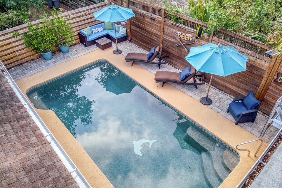 This captures the heart of rental. Warm and refreshing all year long.