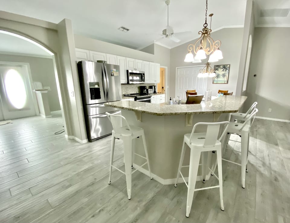Open concept kitchen keeps the family together!