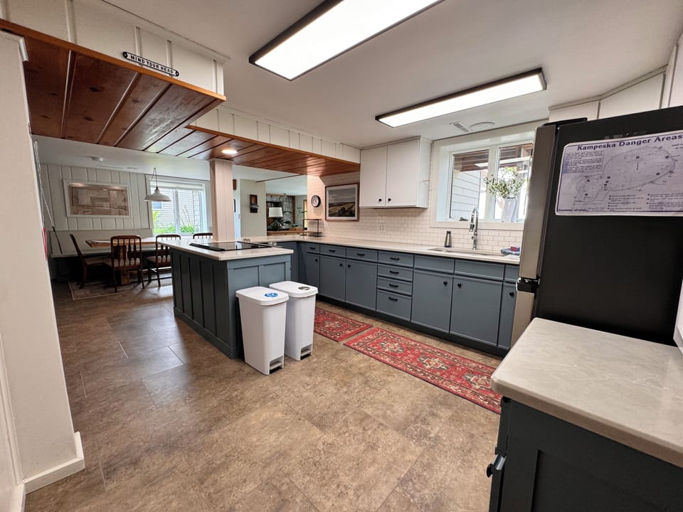 Kitchen with view to the dining room