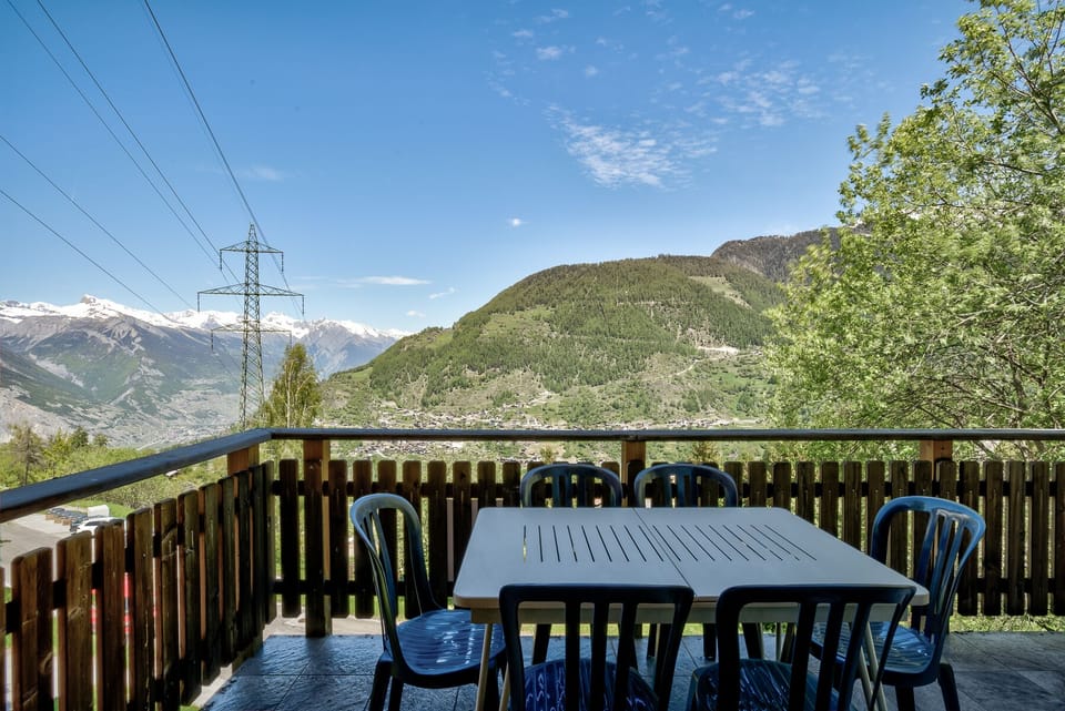 Outdoor dining area