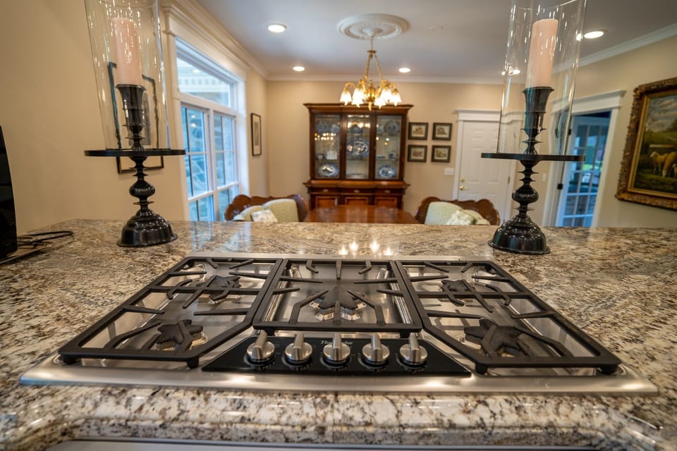 Kitchen view to breakfast room