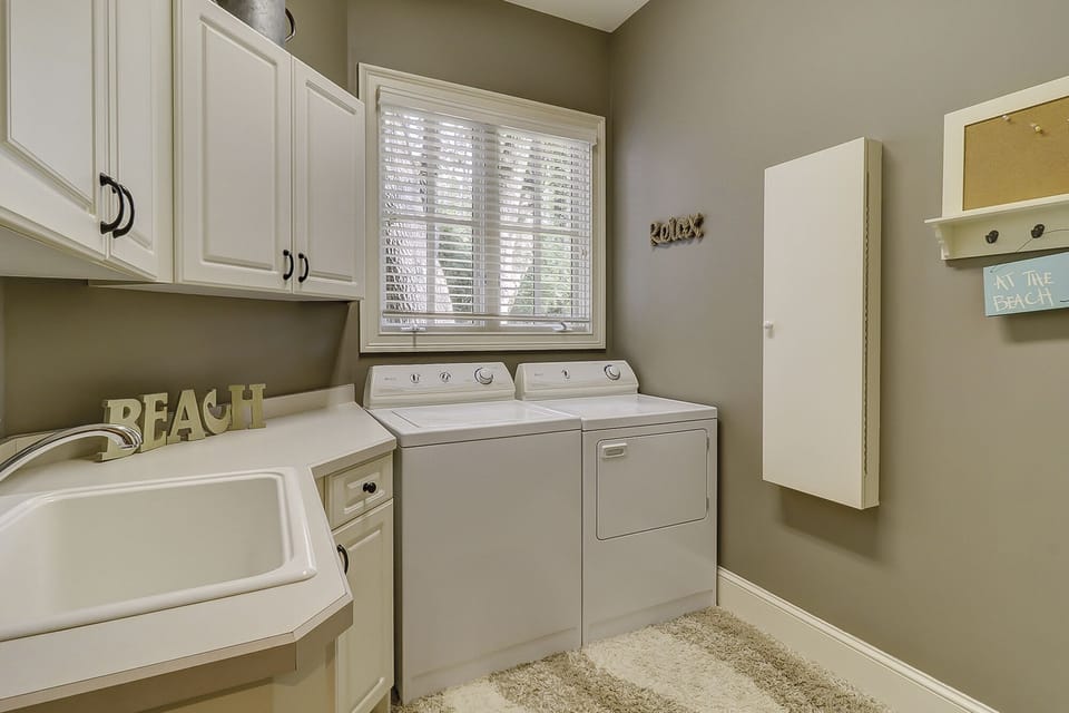 6 Grey Widgeon / Laundry - 6 Grey Widgeon / Laundry