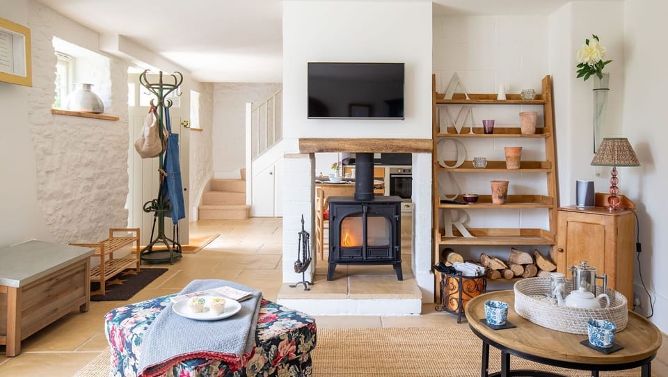 Living room, Apple Store Cottage, Charlbury