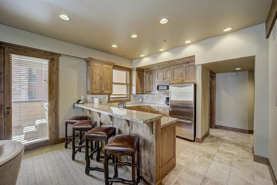 Breakfast bar.