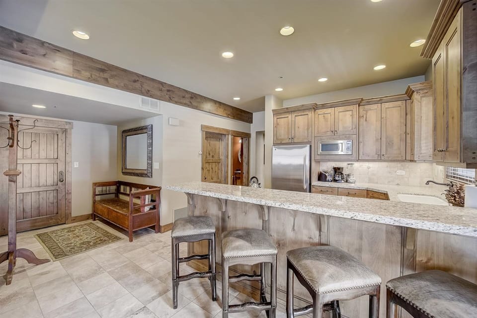 Breakfast bar.