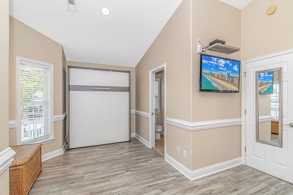 Murphy Bed closed