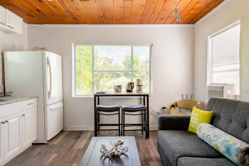 Beautifully and tastefully renovated while keeping much of its original charm.
