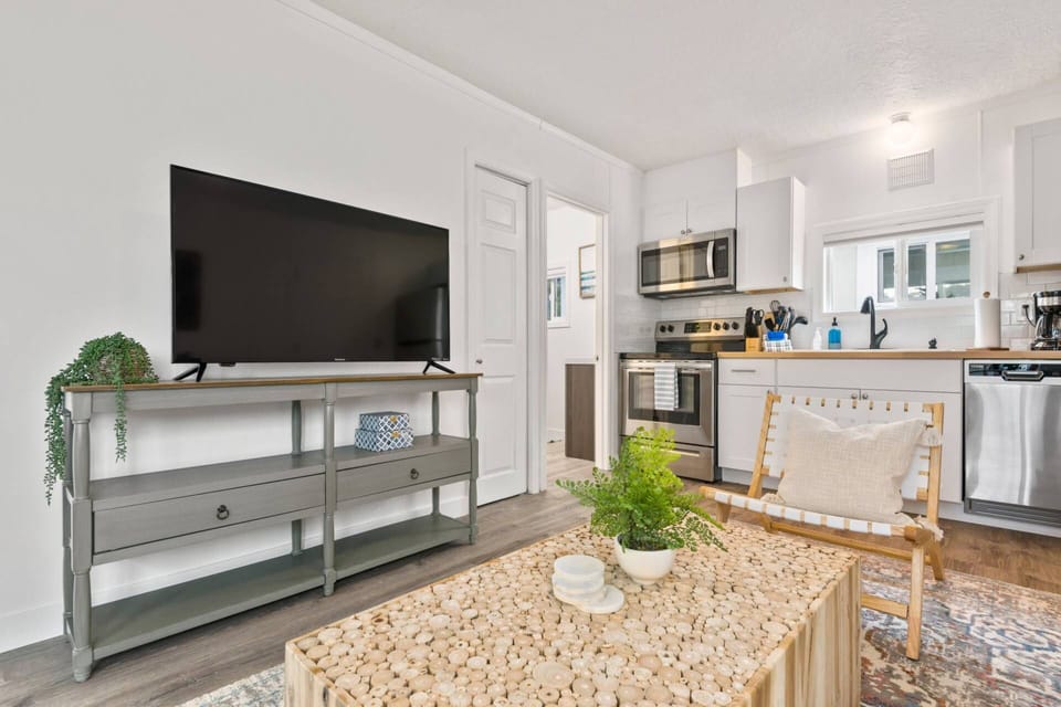 "Stocked up with all the essentials, comfortable bed and couch, and loved that the TV had ROKU." - Treja