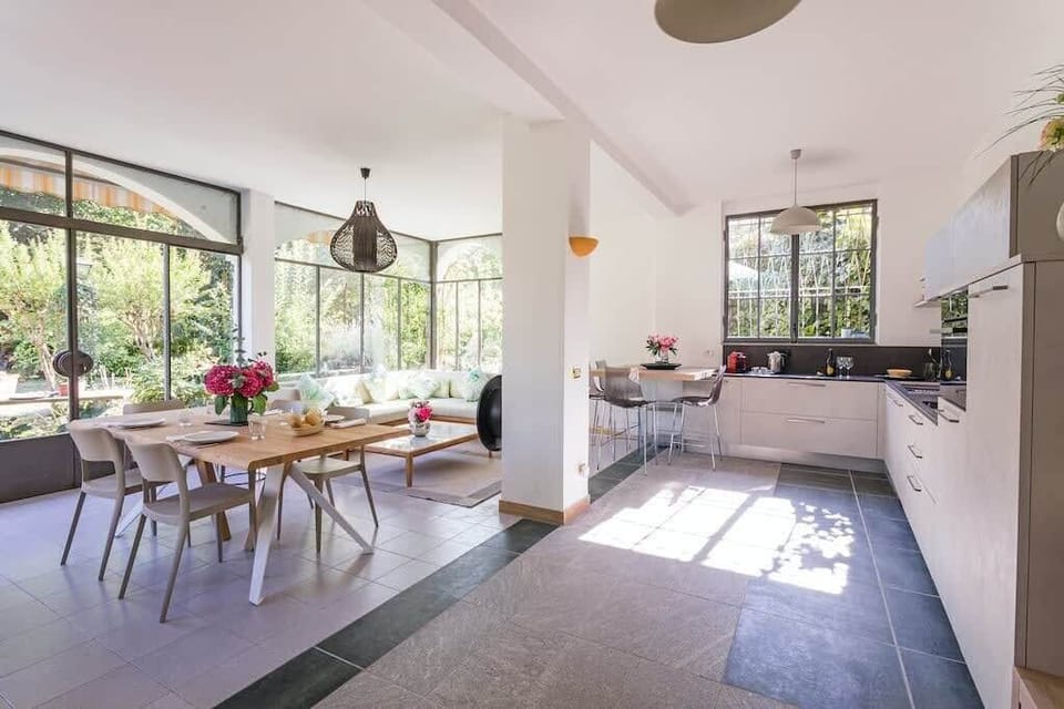 Open plan kitchen area