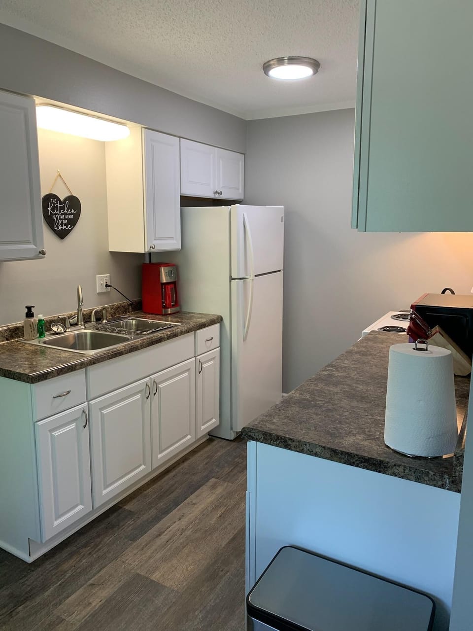 Fully stocked kitchen so you can prepare your favorite meals! 