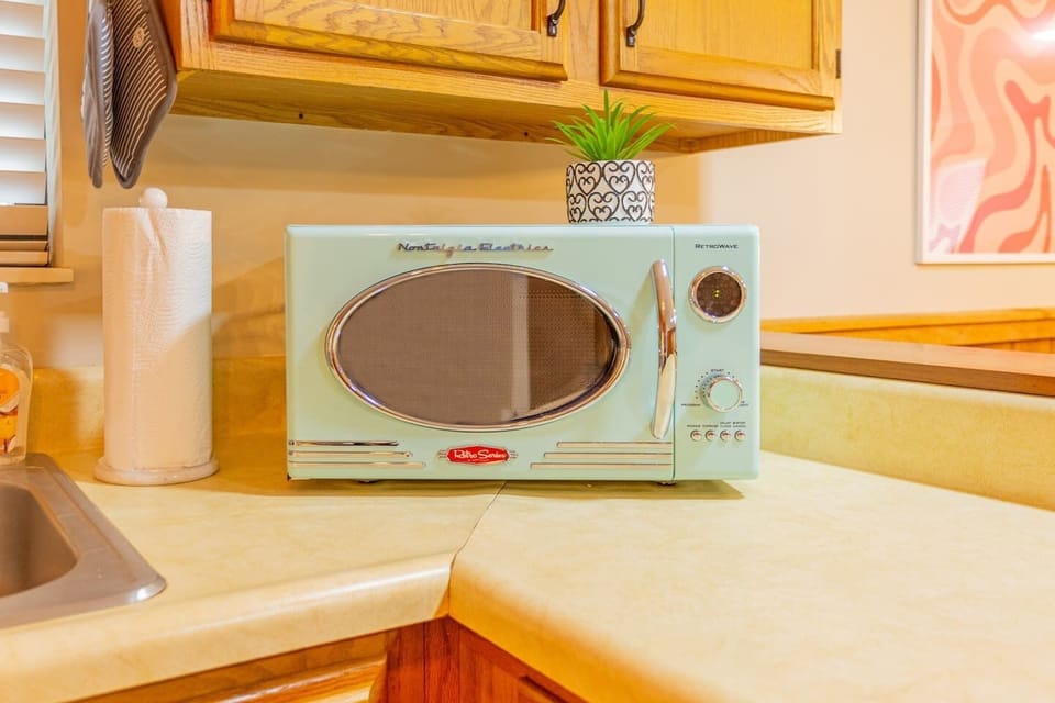 Full kitchen