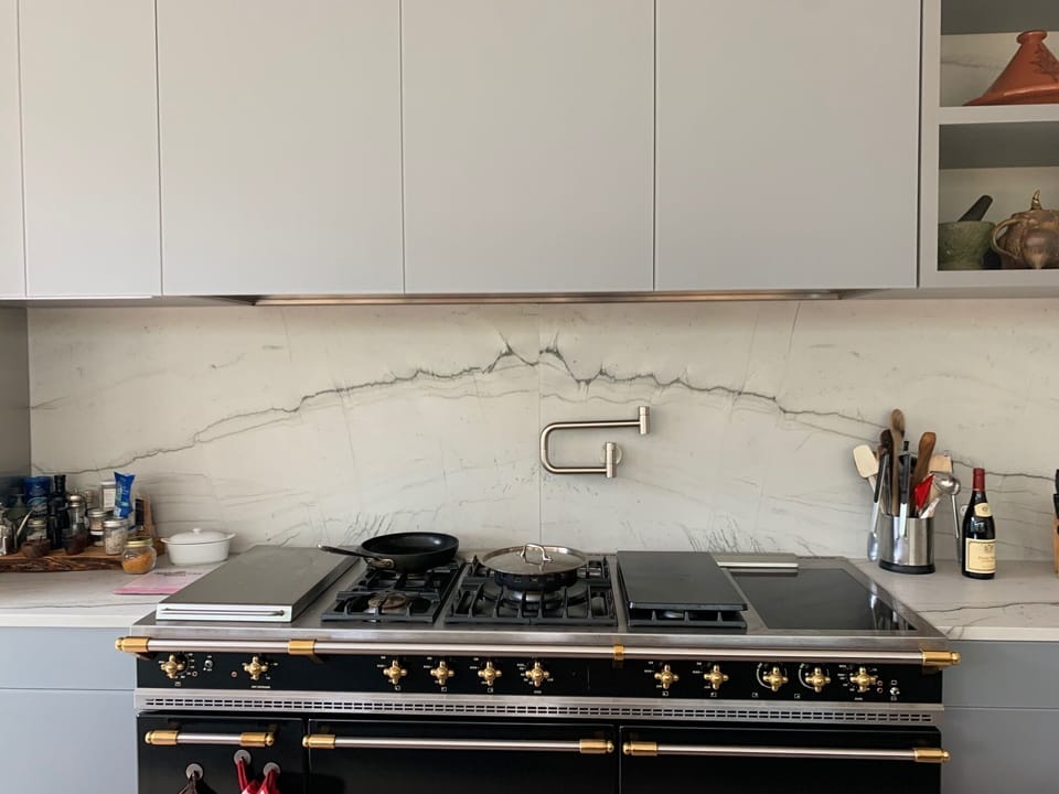 7 burners - plancha, two ovens and plate warmers for your entertaining needs